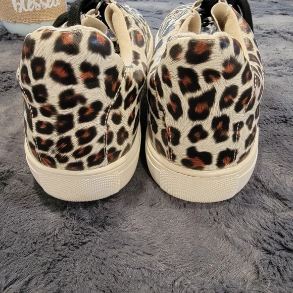 Coconuts by Matisse Relay Animal Print Sneakers 7 M - Picture 11 of 16